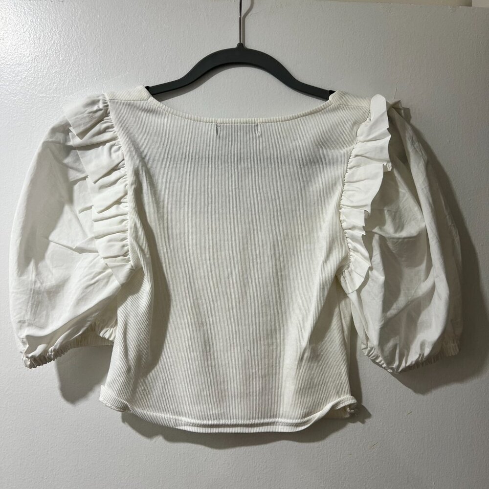 π€β¨ On Twelfth White Puffy Sleeve Top β Size L π€β¨ - Picture 6 of 8